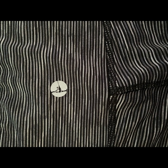 90 Degree Leggings - Picture 3 of 4